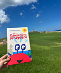 Portada de El cangrejito piragüero, de Sandra Rivera Sánchez, frente al Viejo San Juan