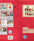 De familia en familia — doble página interior con presentación de las quince familias del libro