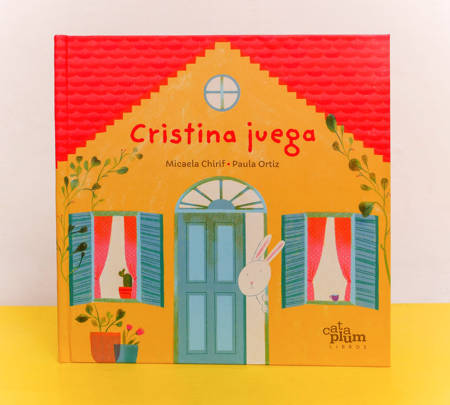 Cristina juega